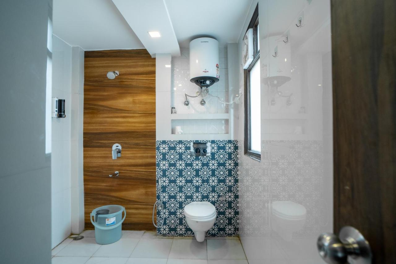 Flxho Uno - Serviced Apartment & Rooms - Golf Course Road คูร์เคาน์ ภายนอก รูปภาพ