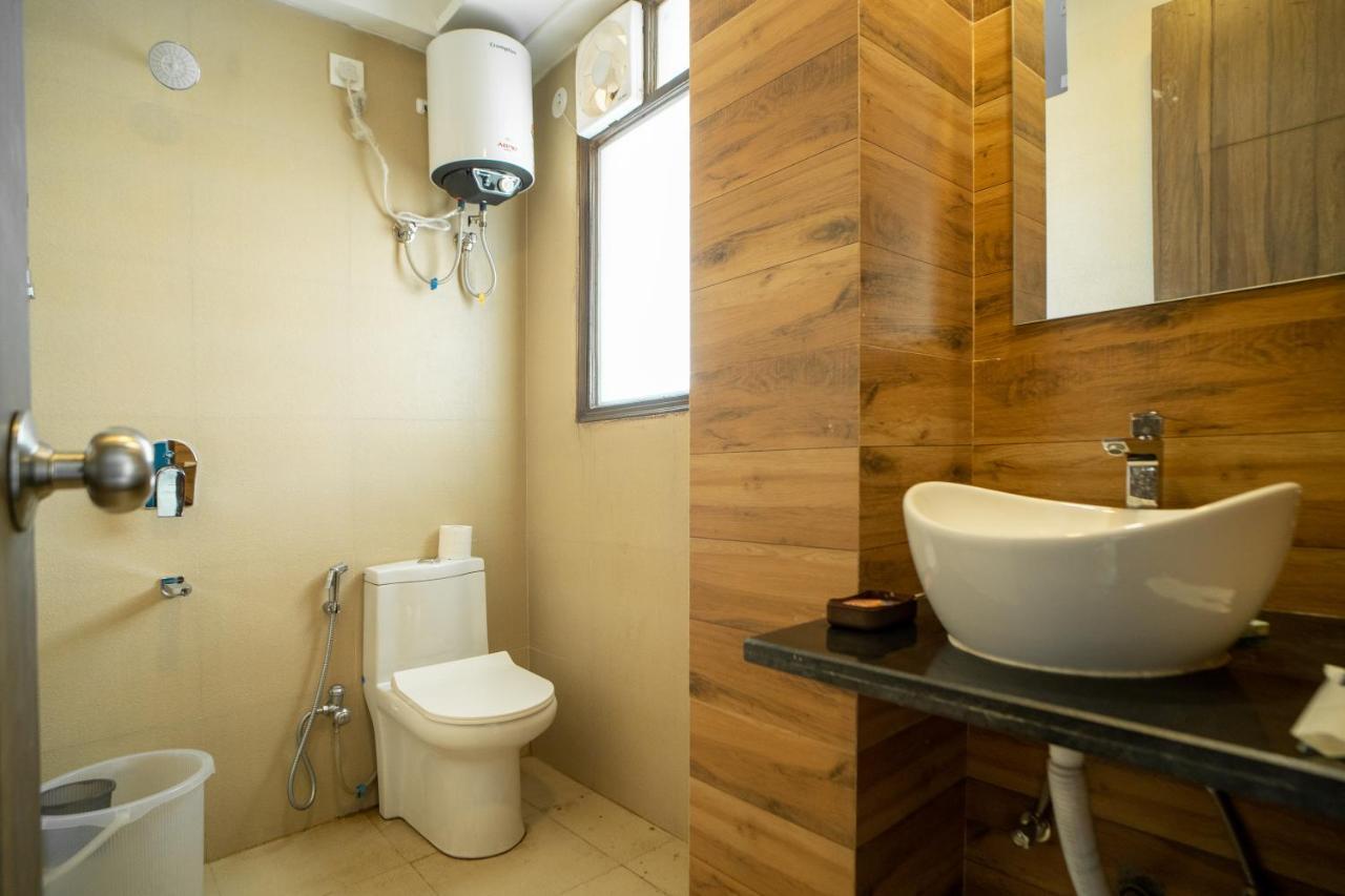 Flxho Uno - Serviced Apartment & Rooms - Golf Course Road คูร์เคาน์ ภายนอก รูปภาพ